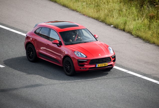 Porsche 95B Macan GTS