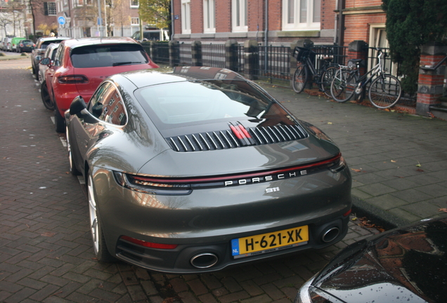 Porsche 992 Carrera 4S