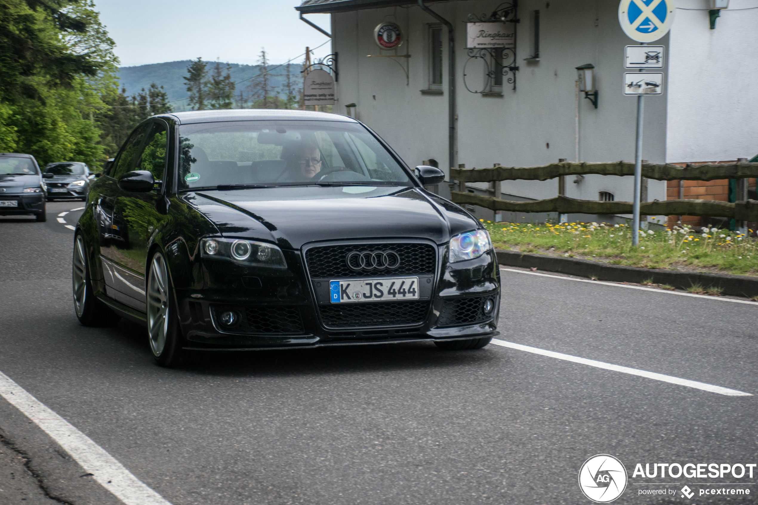 Audi RS4 Sedan