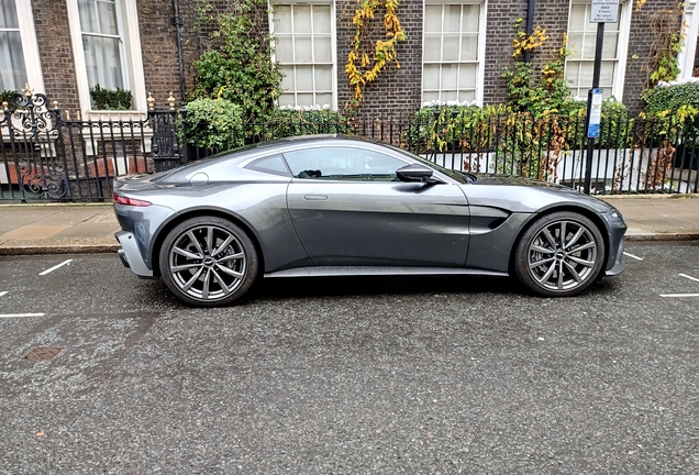 Aston Martin V8 Vantage 2018