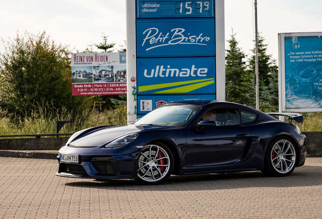 Porsche 718 Cayman GT4