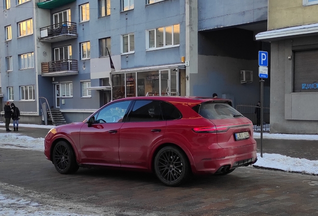 Porsche 9YA Cayenne GTS