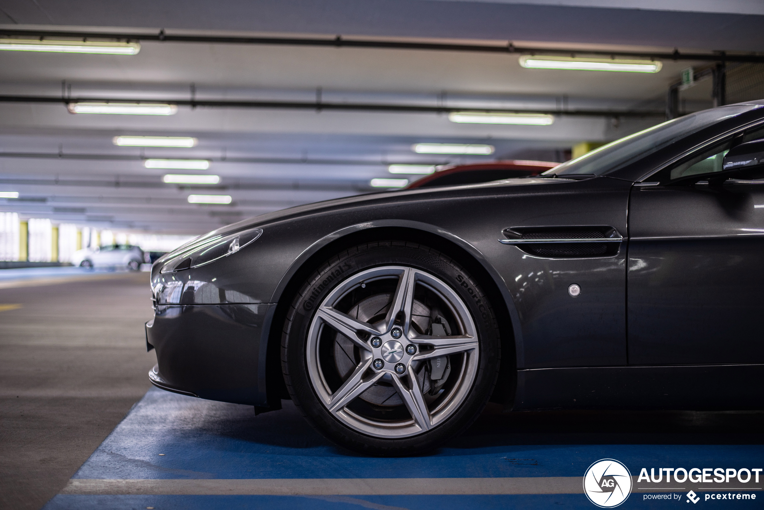 Aston Martin V8 Vantage