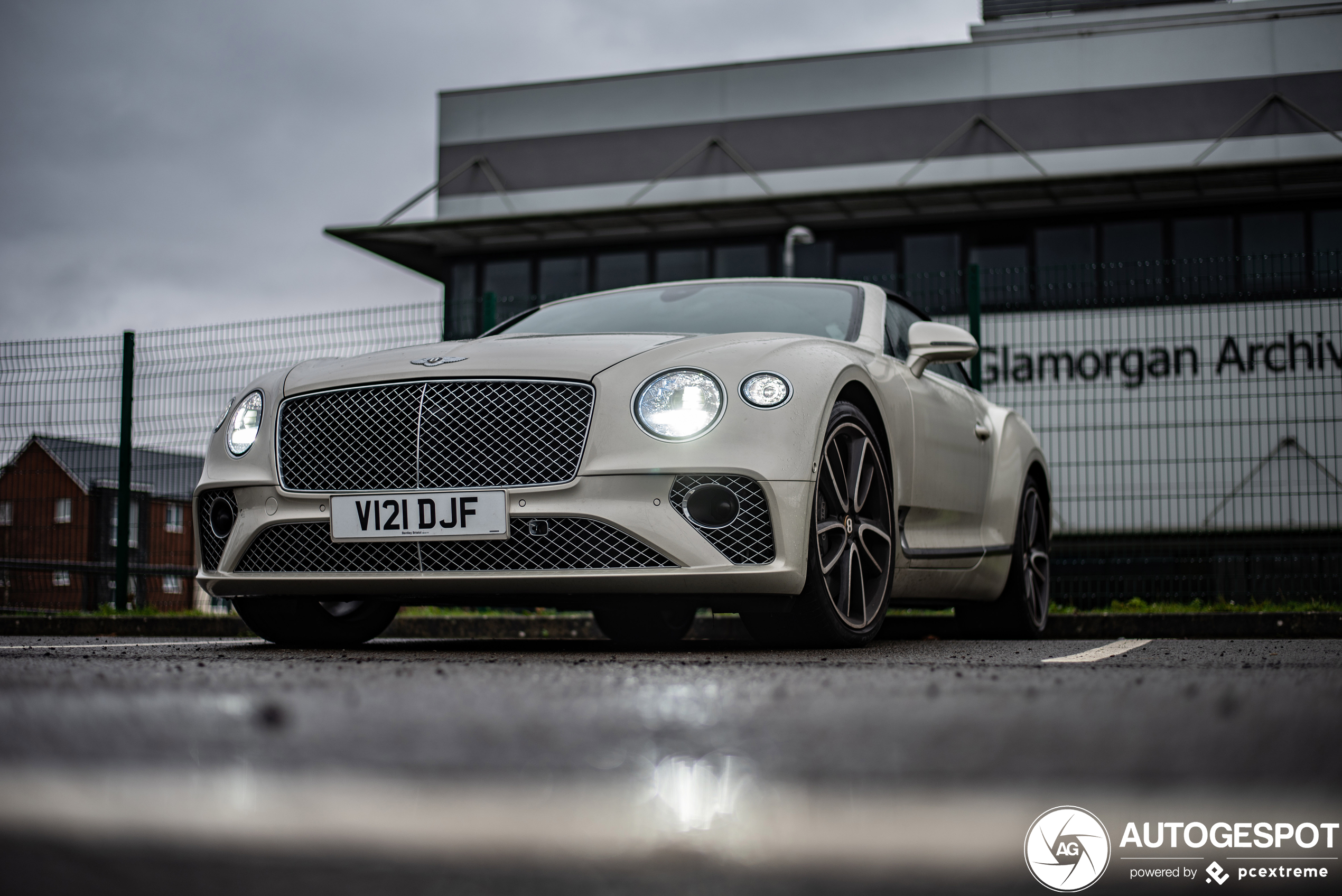 Bentley Continental GTC 2019