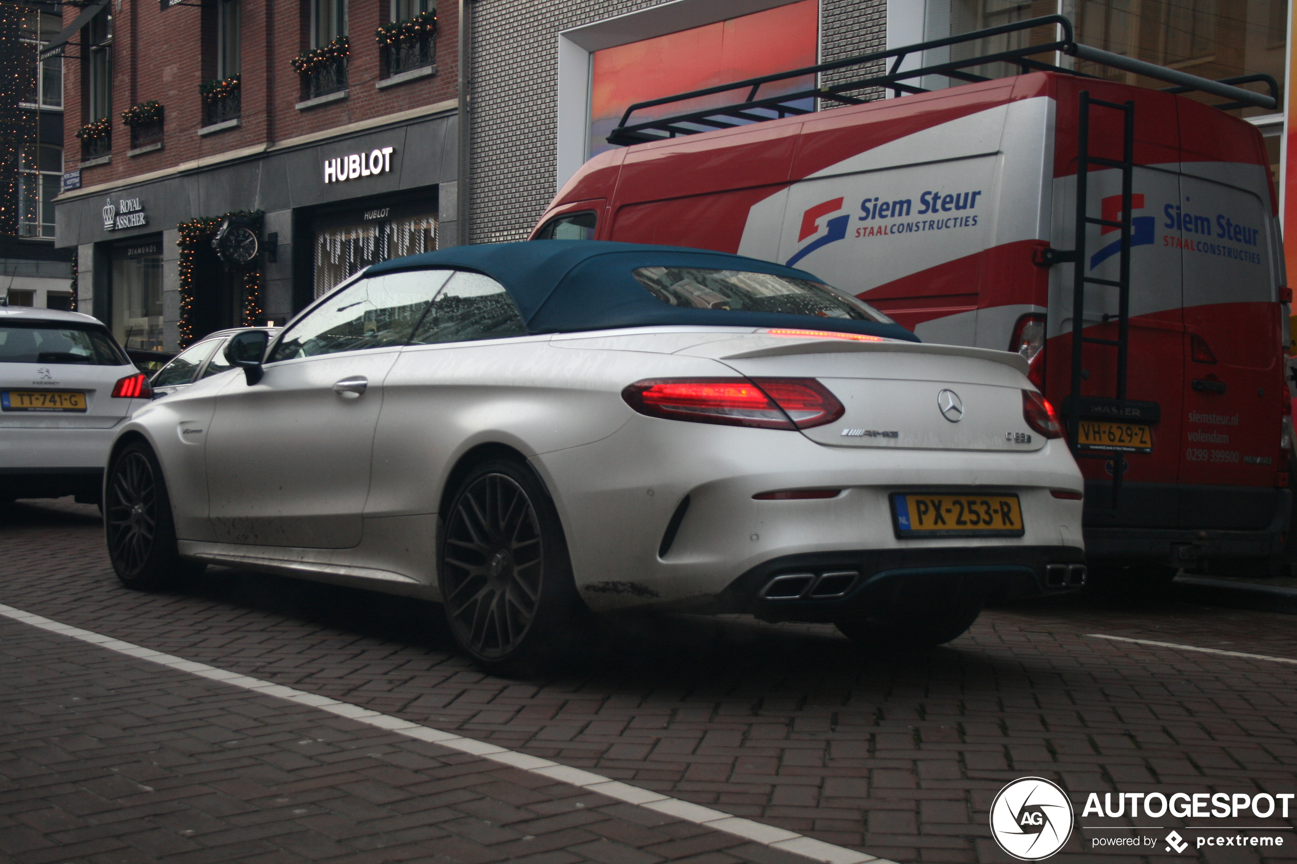 Mercedes-AMG C 63 S Convertible A205 Ocean Blue Edition