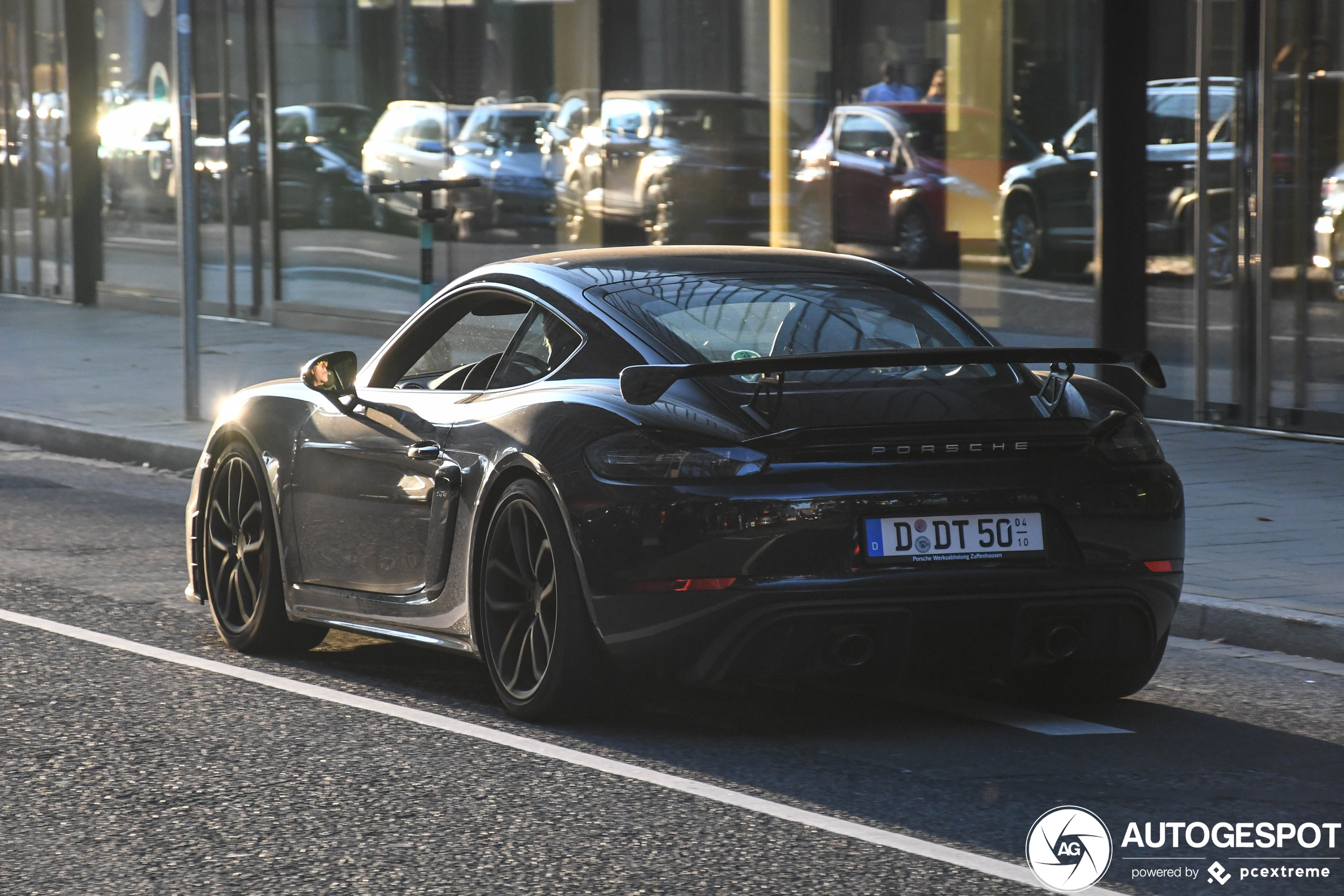 Porsche 718 Cayman GT4