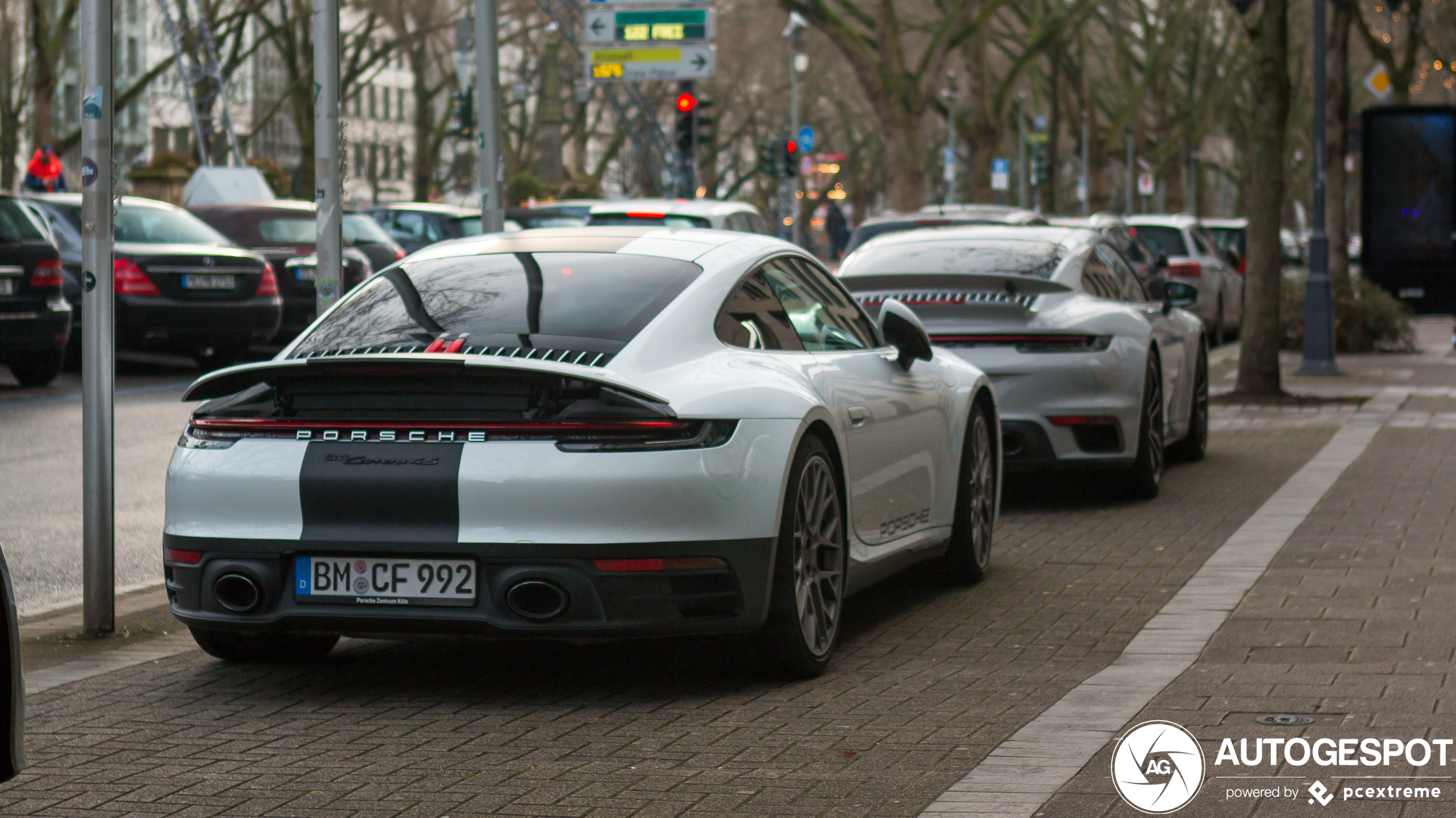 Porsche 992 Carrera 4S