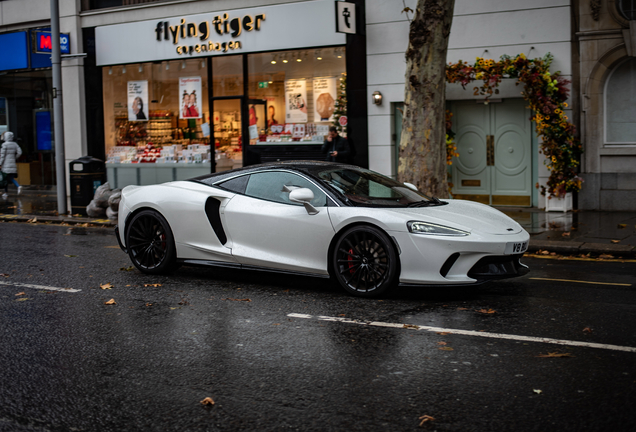 McLaren GT