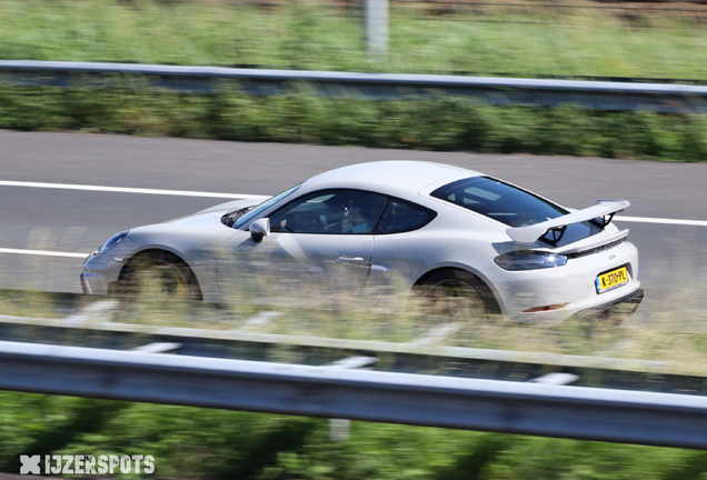 Porsche 718 Cayman GT4