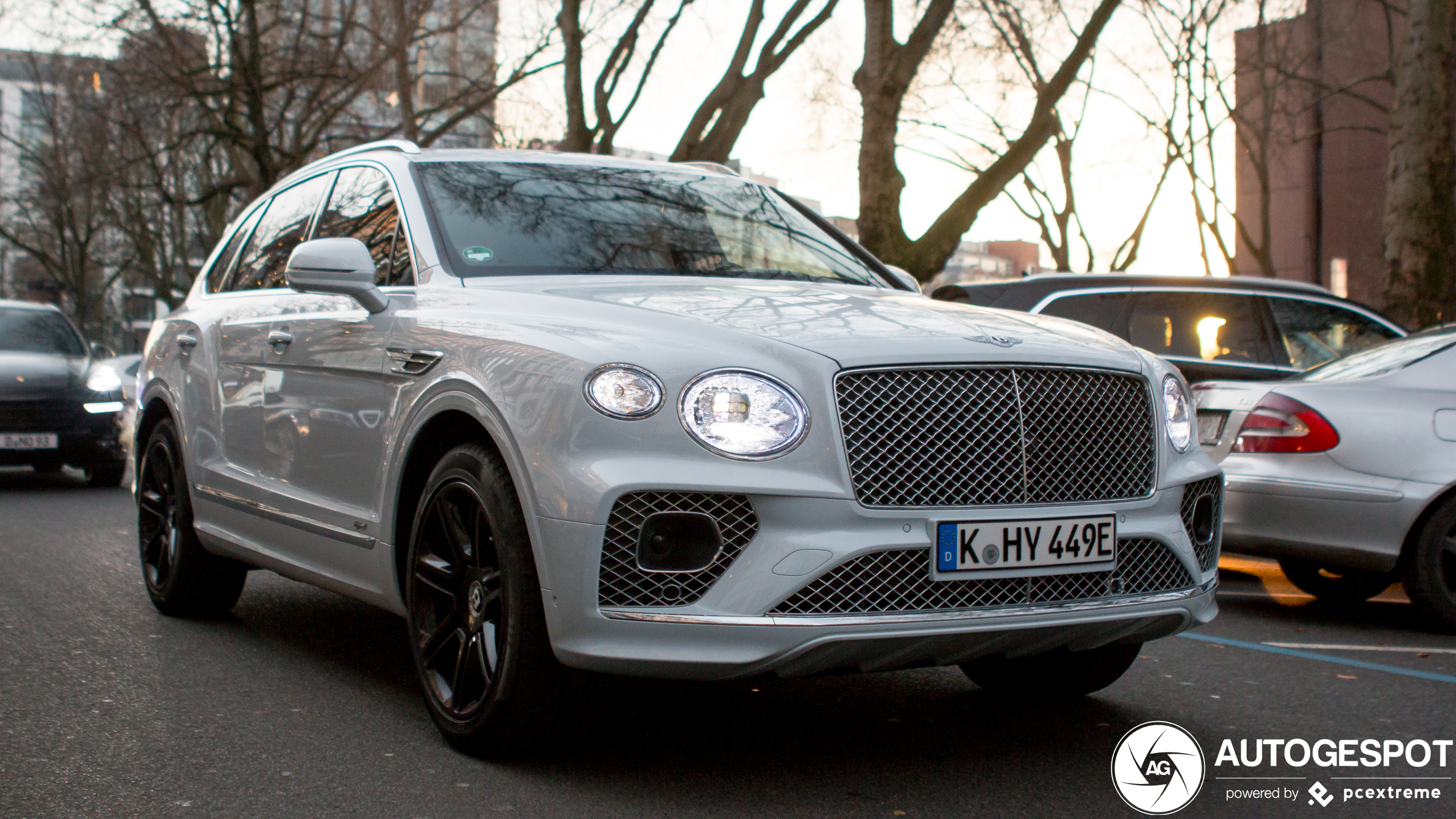 Bentley Bentayga Hybrid 2021