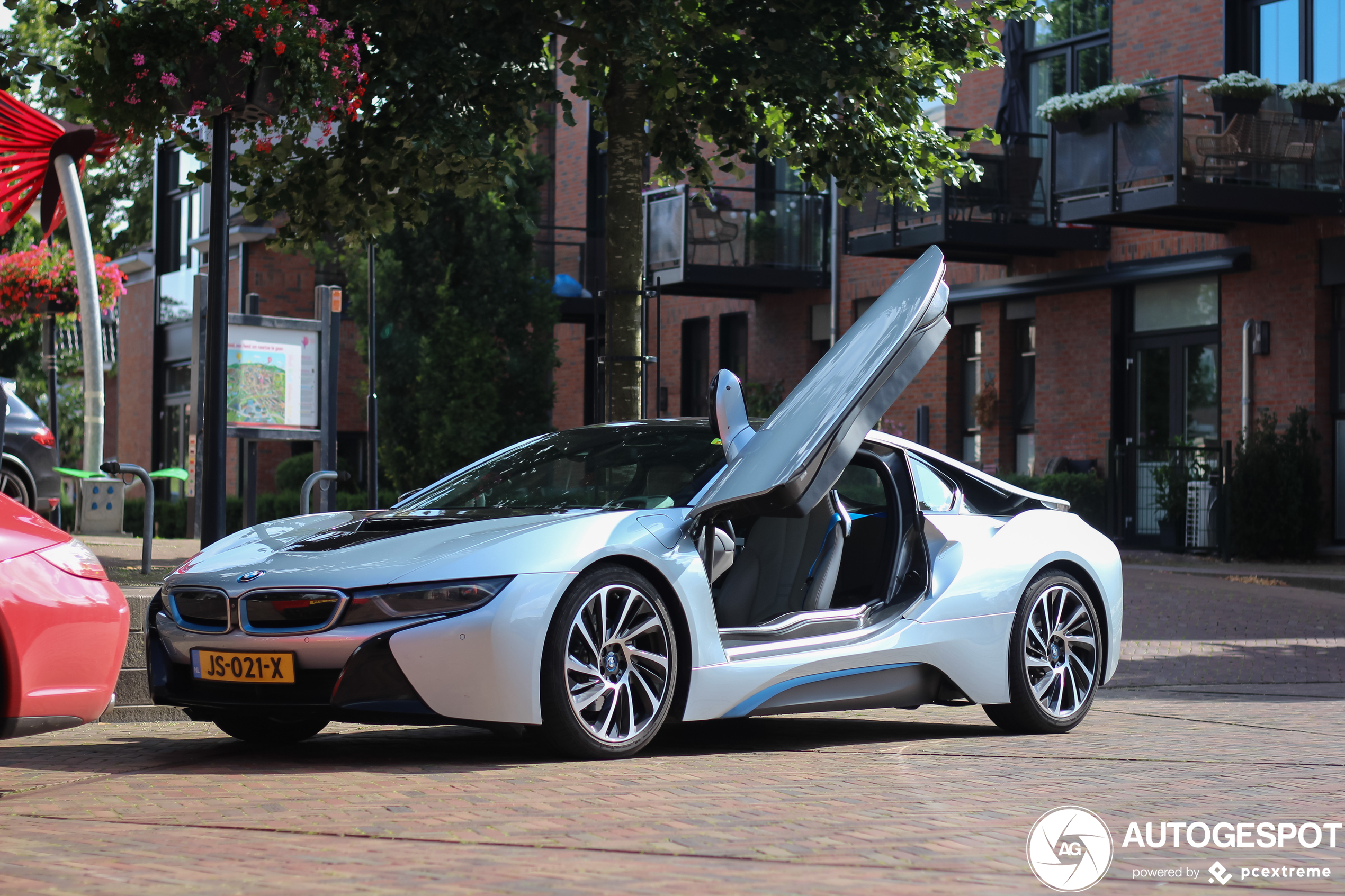 BMW i8