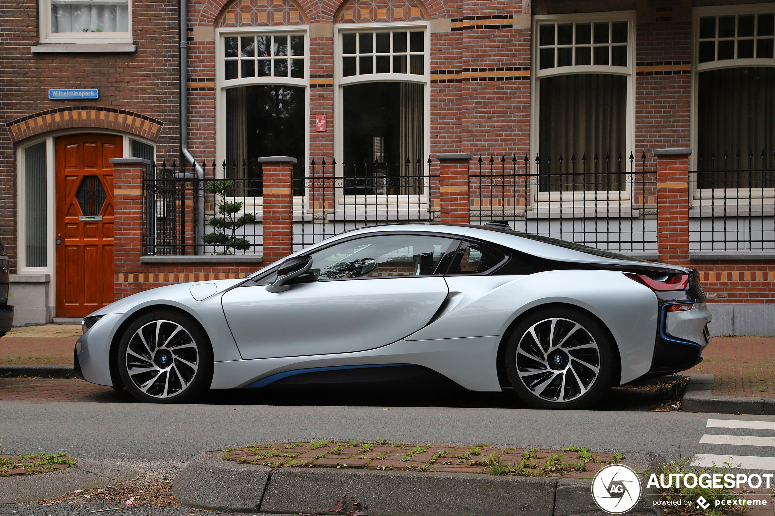 BMW i8