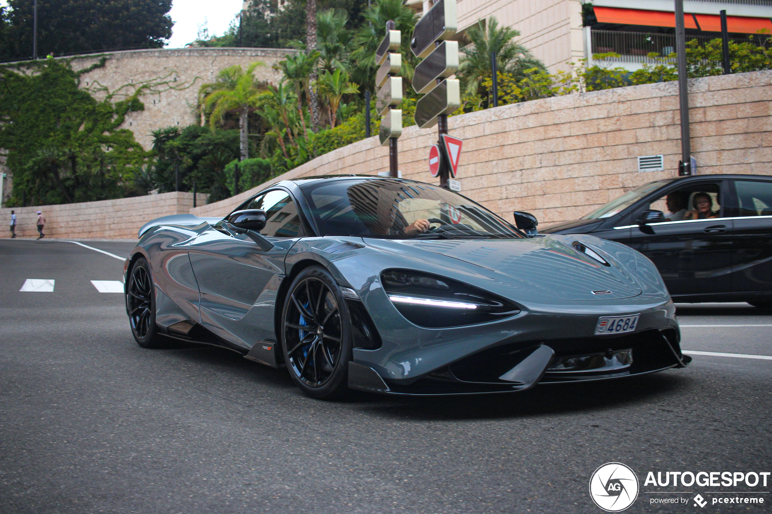 McLaren 765LT