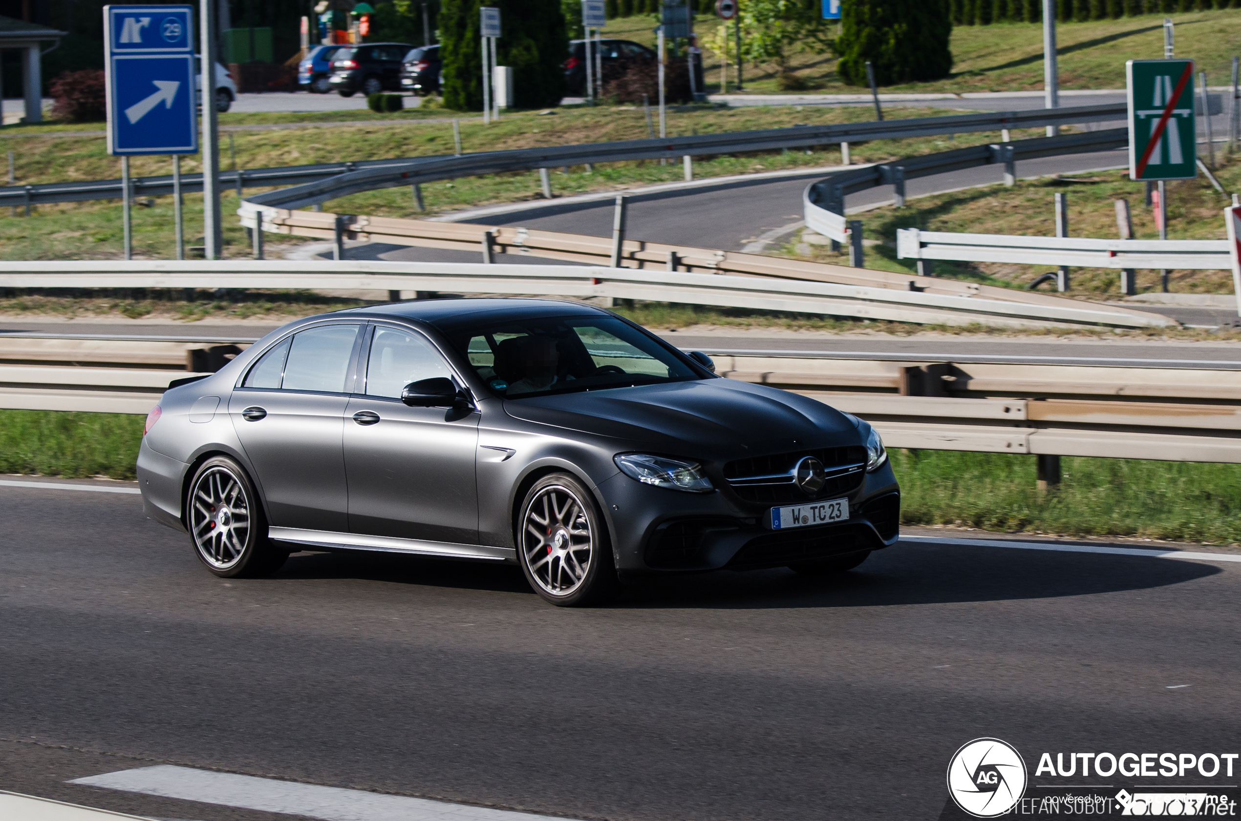 Mercedes-AMG E 63 S W213