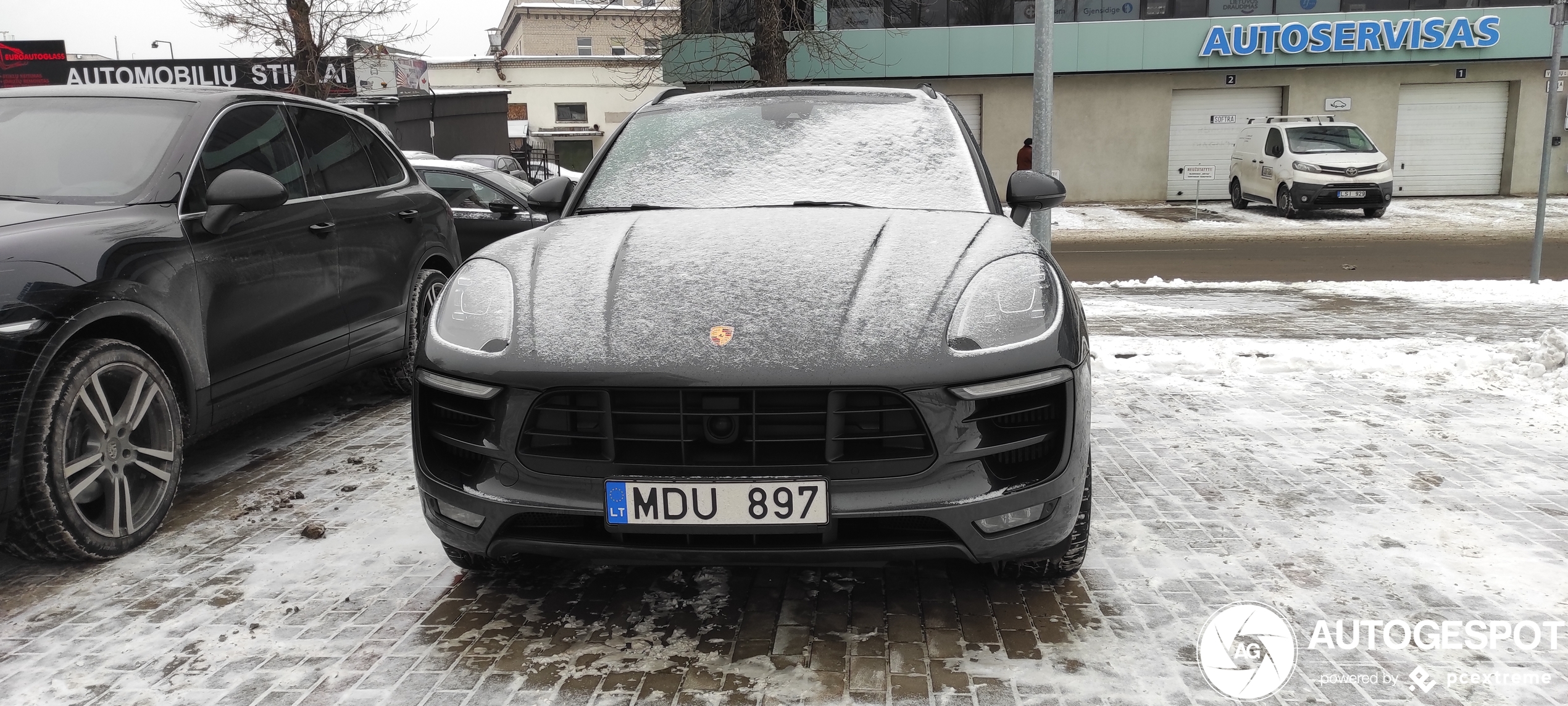 Porsche 95B Macan Turbo