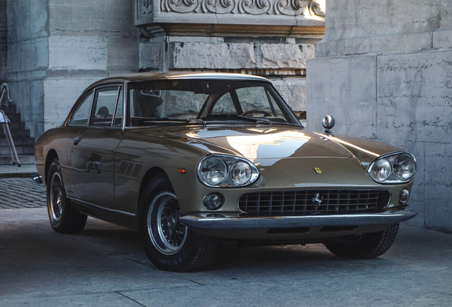 Ferrari 330 GT 2+2 Series I