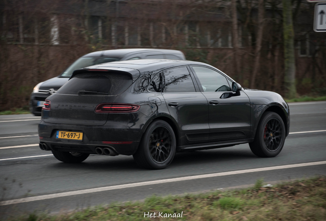 Porsche 95B Macan GTS