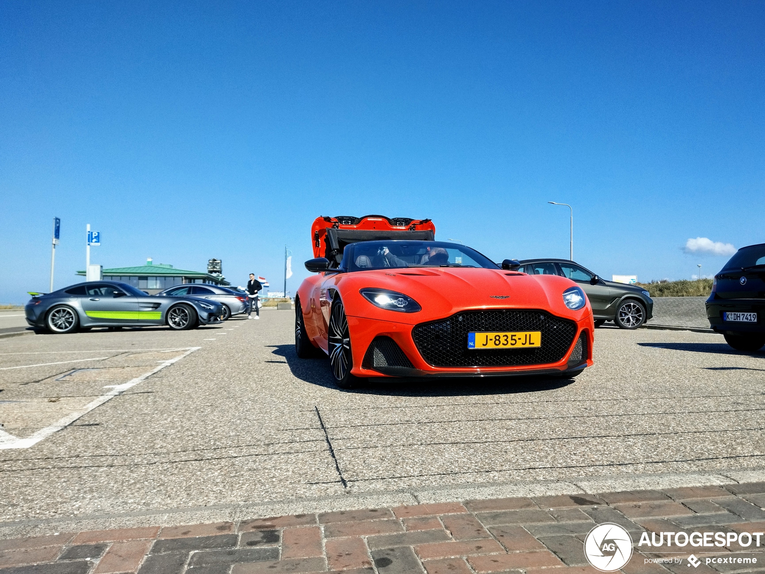 Aston Martin DBS Superleggera Volante