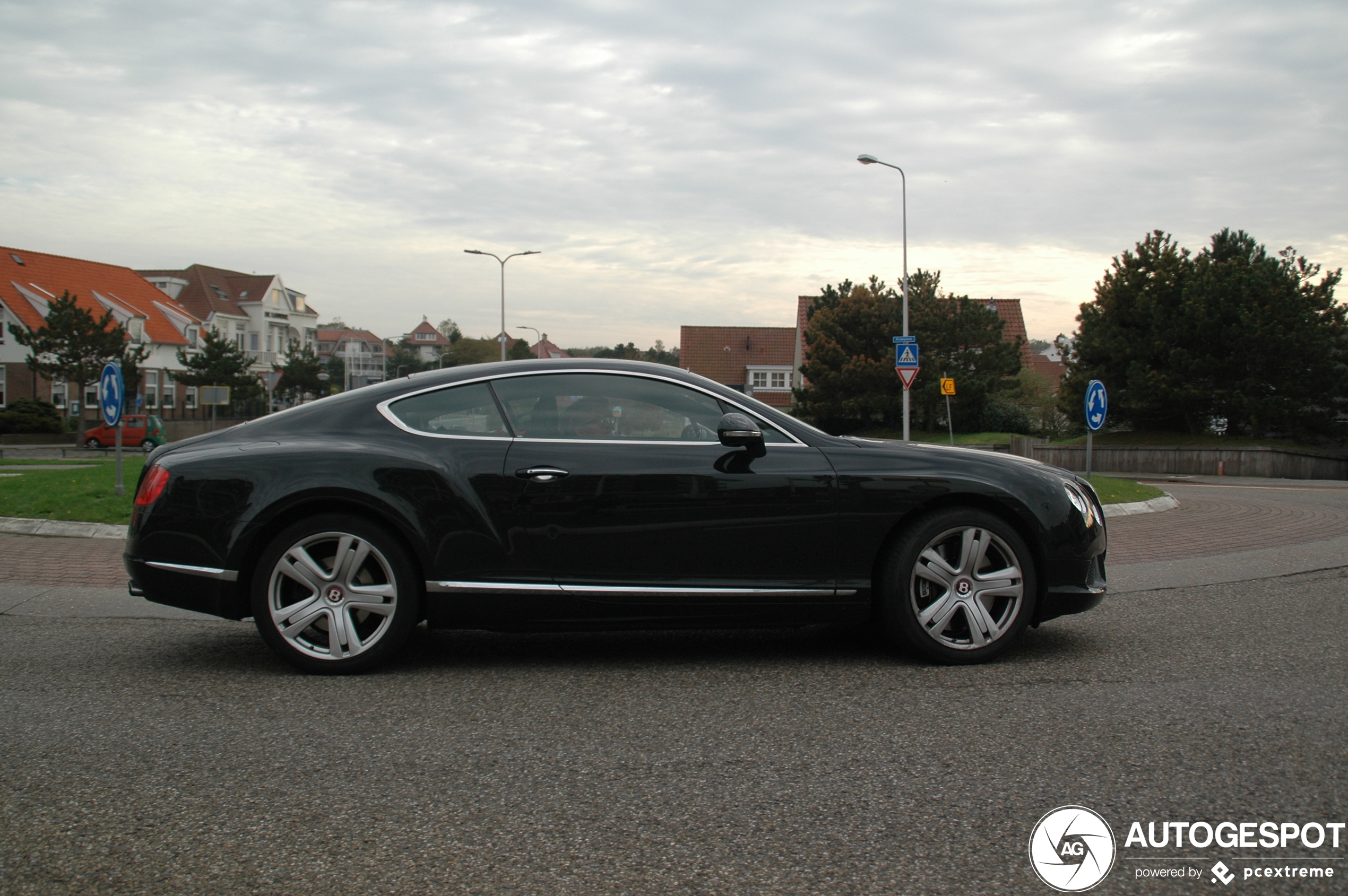 Bentley Continental GT V8