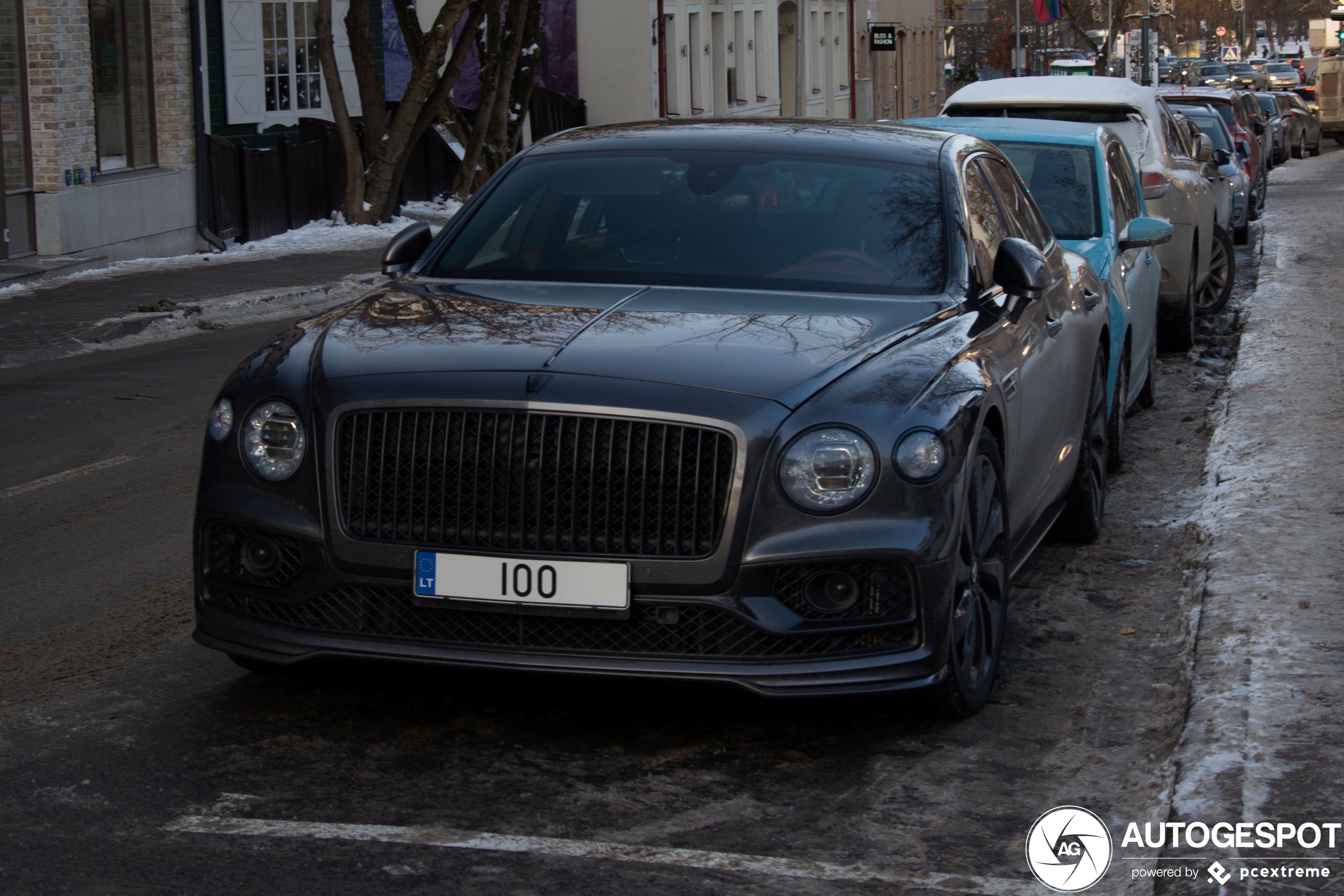 Bentley Flying Spur V8 2021