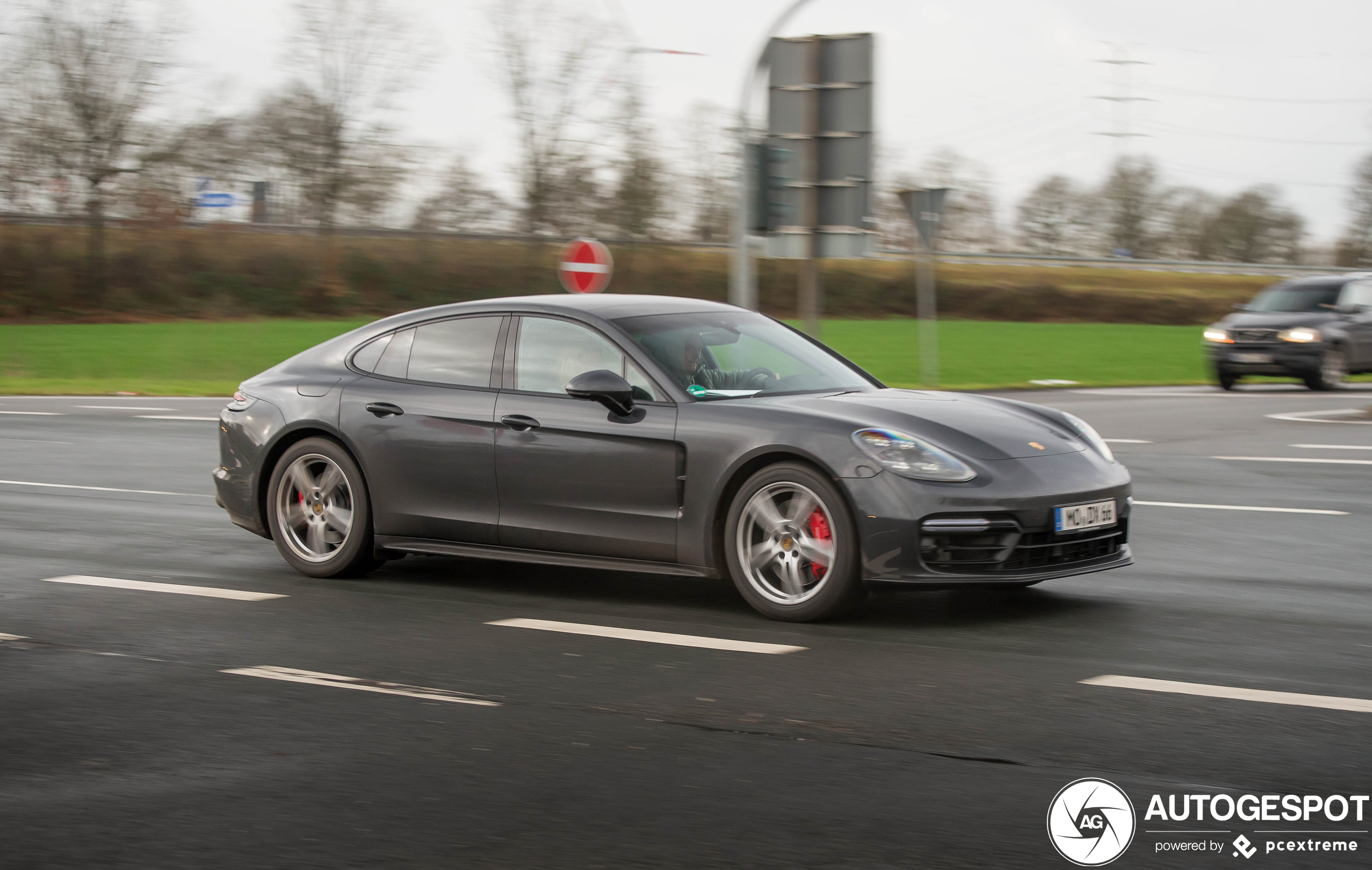 Porsche 971 Panamera GTS MkI