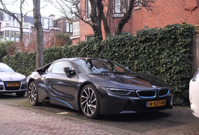 BMW i8