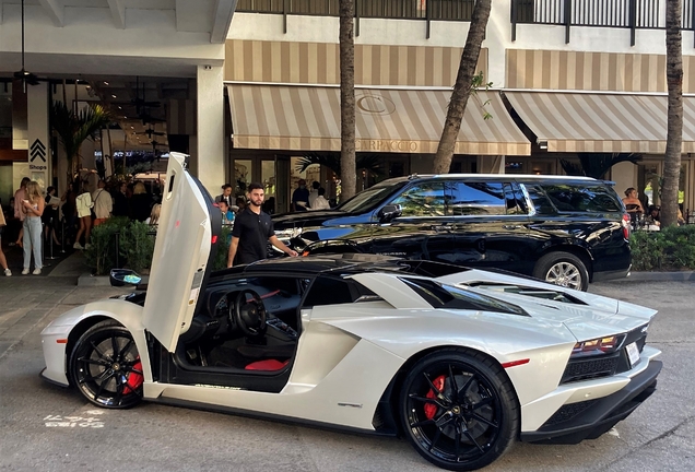 Lamborghini Aventador S LP740-4 Roadster