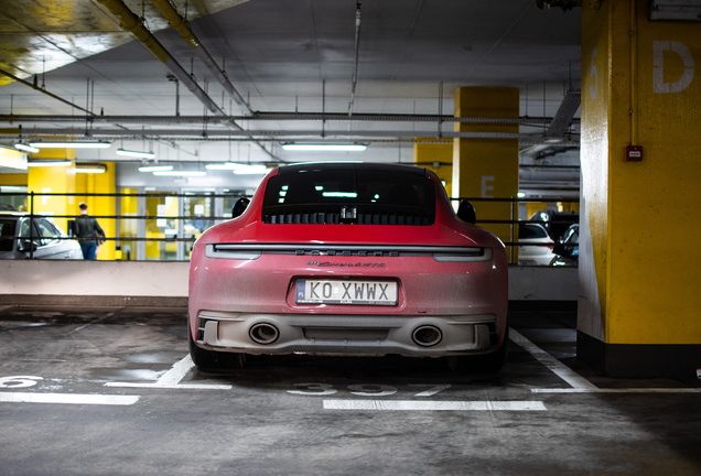 Porsche 992 Carrera 4 GTS