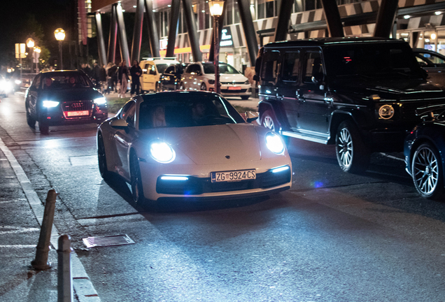 Porsche 992 Carrera 4S