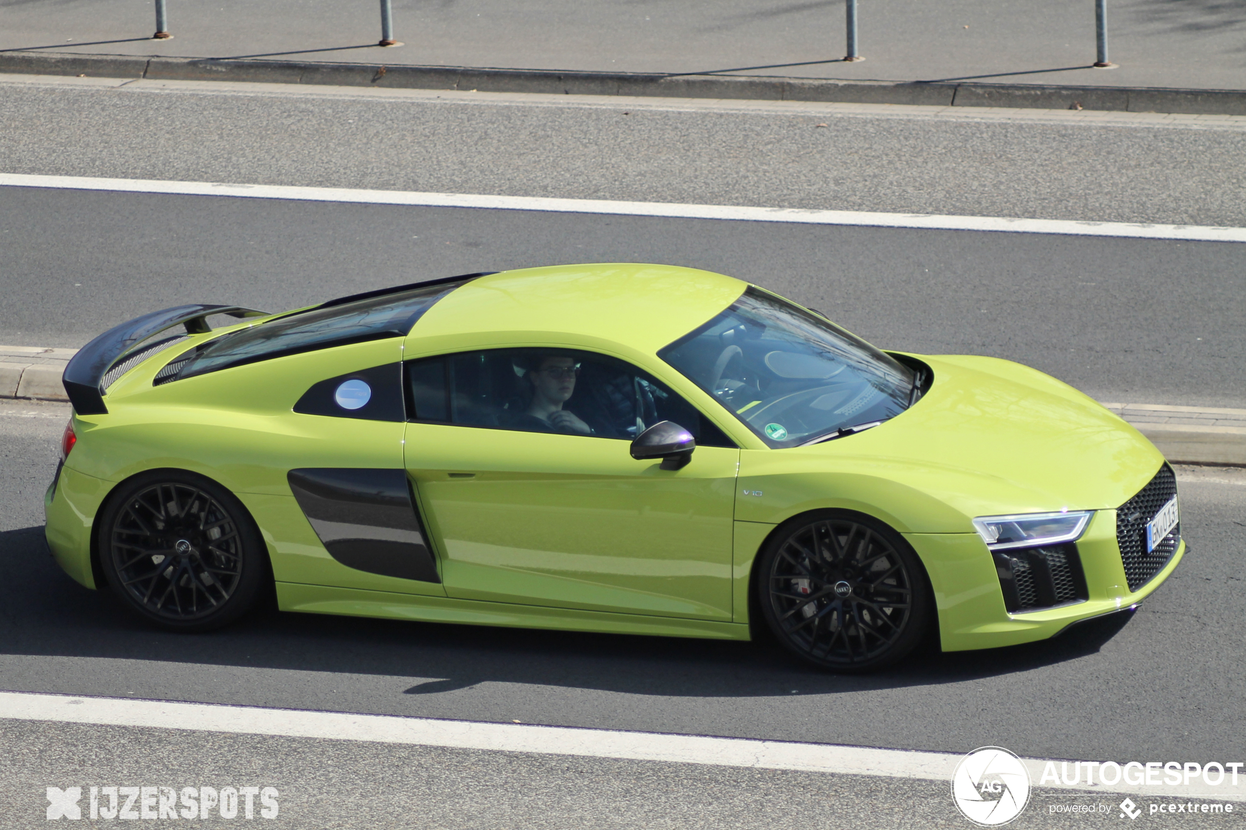 Audi R8 V10 Plus 2015