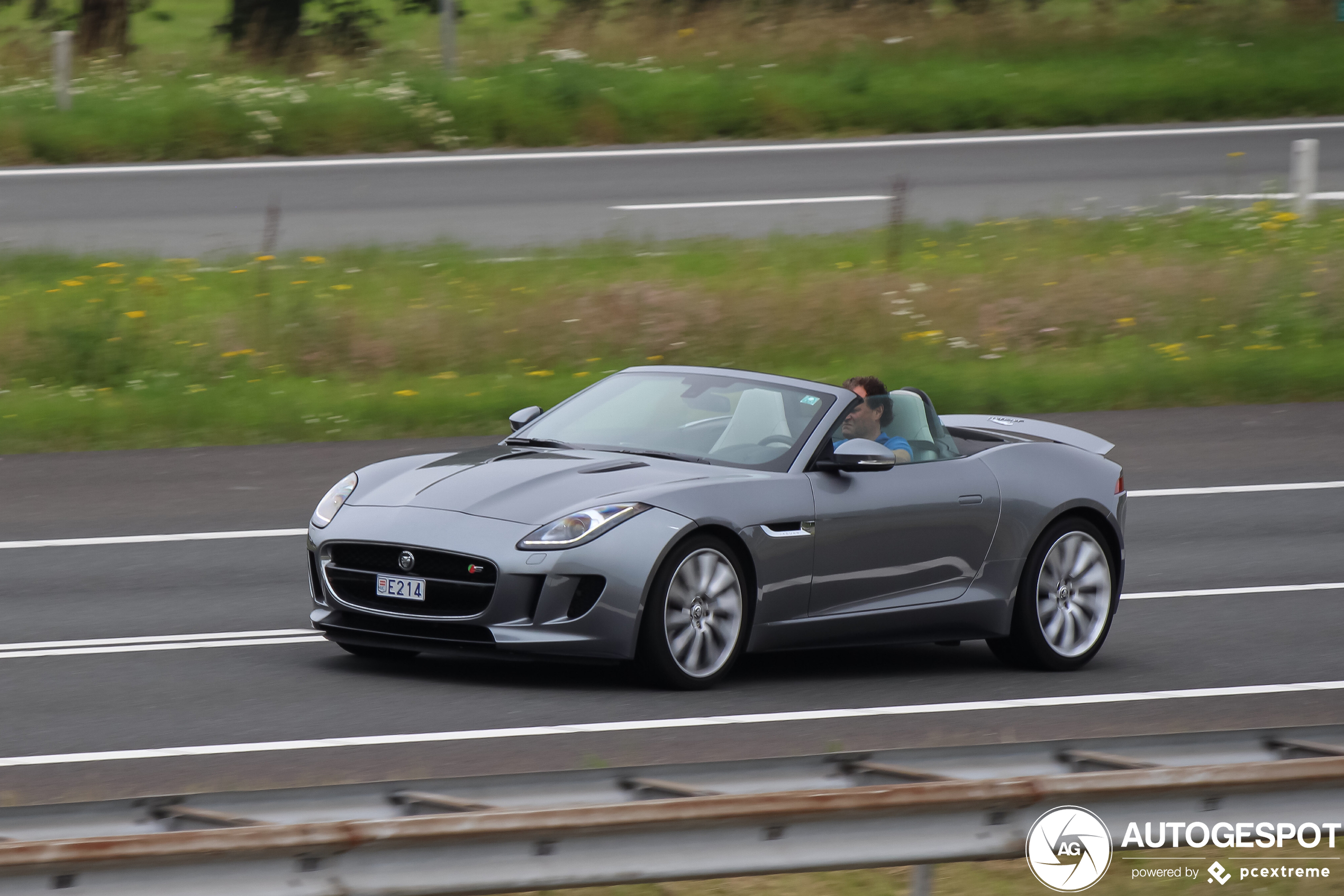 Jaguar F-TYPE S V8 Convertible