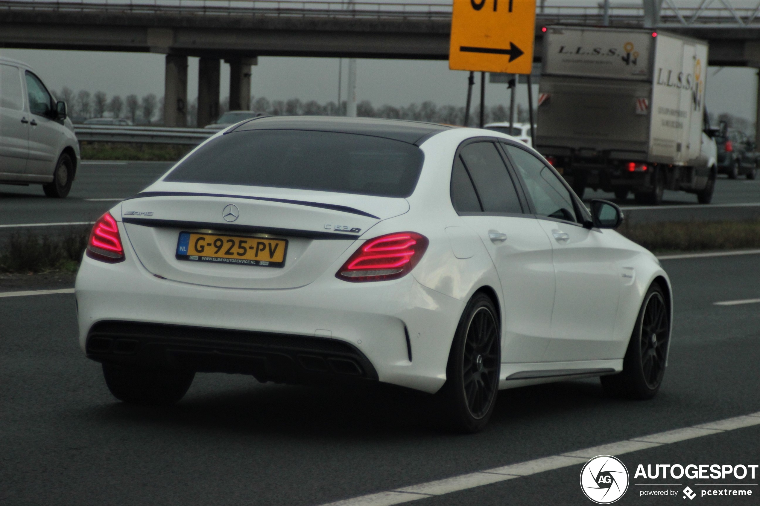 Mercedes-AMG C 63 S W205