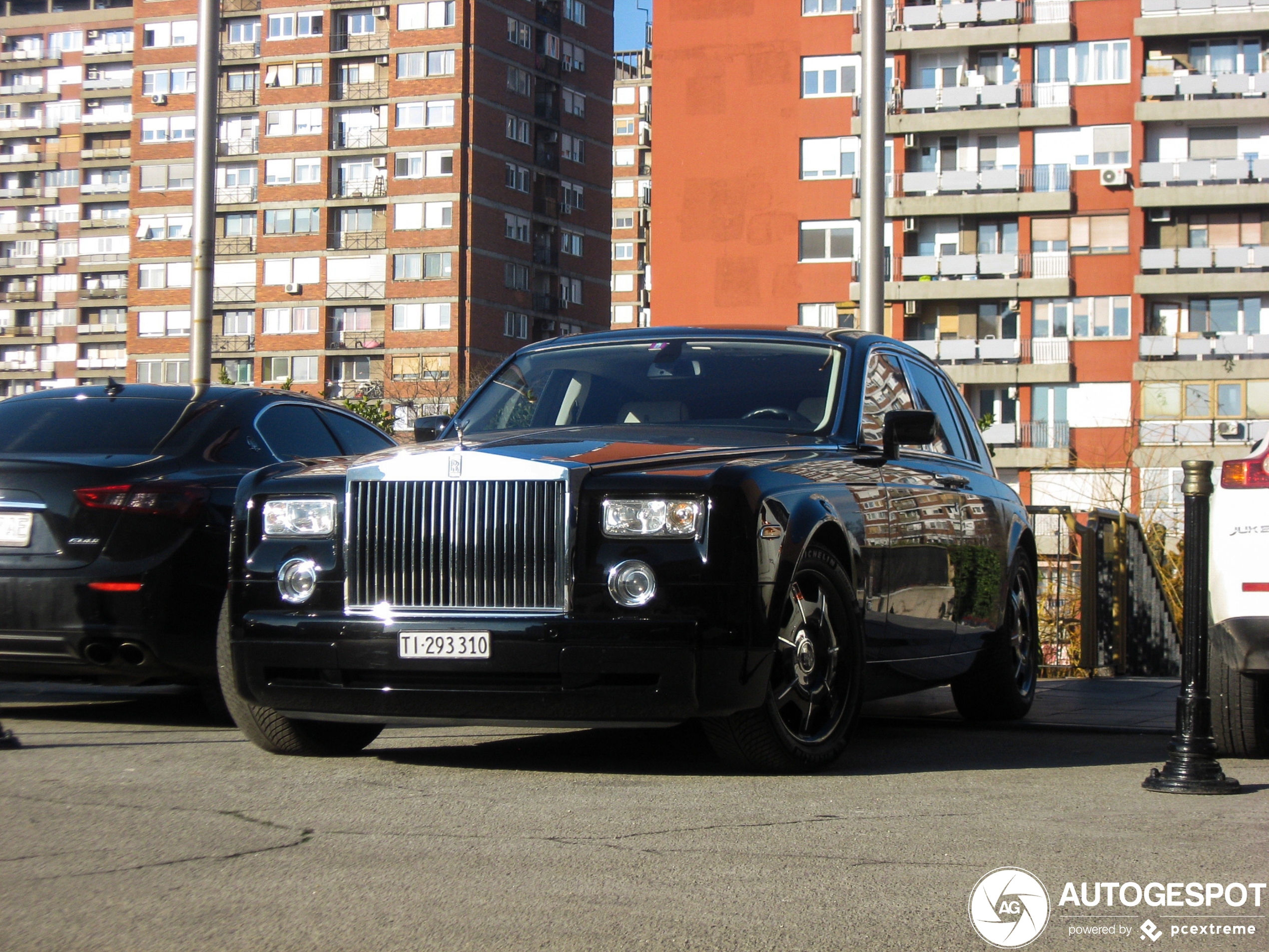 Rolls-Royce Phantom Black