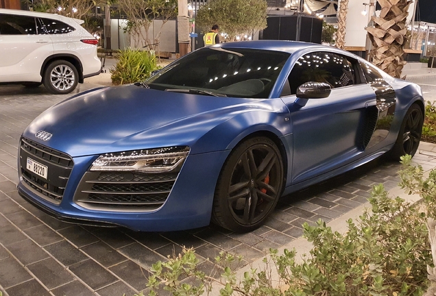 Audi R8 V10 Plus 2013