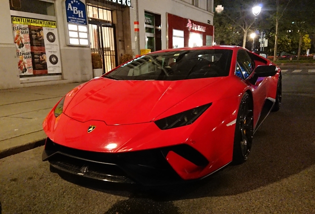 Lamborghini Huracán LP640-4 Performante