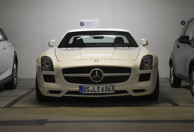 Mercedes-Benz SLS AMG