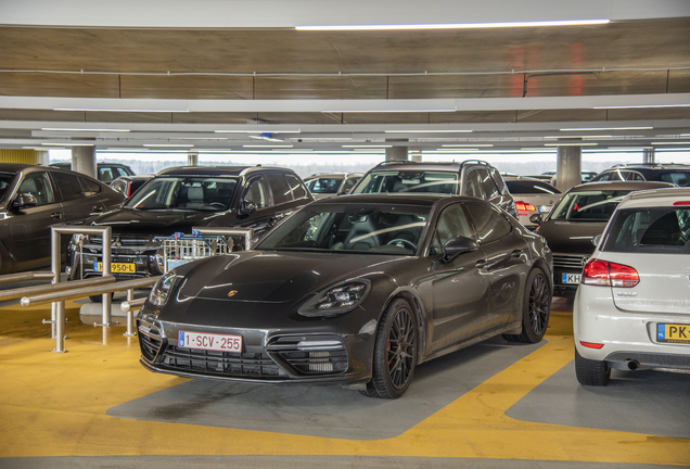 Porsche 971 Panamera Turbo