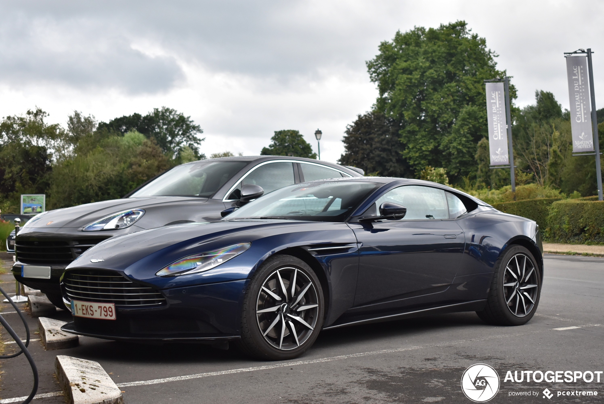 Aston Martin DB11 V8