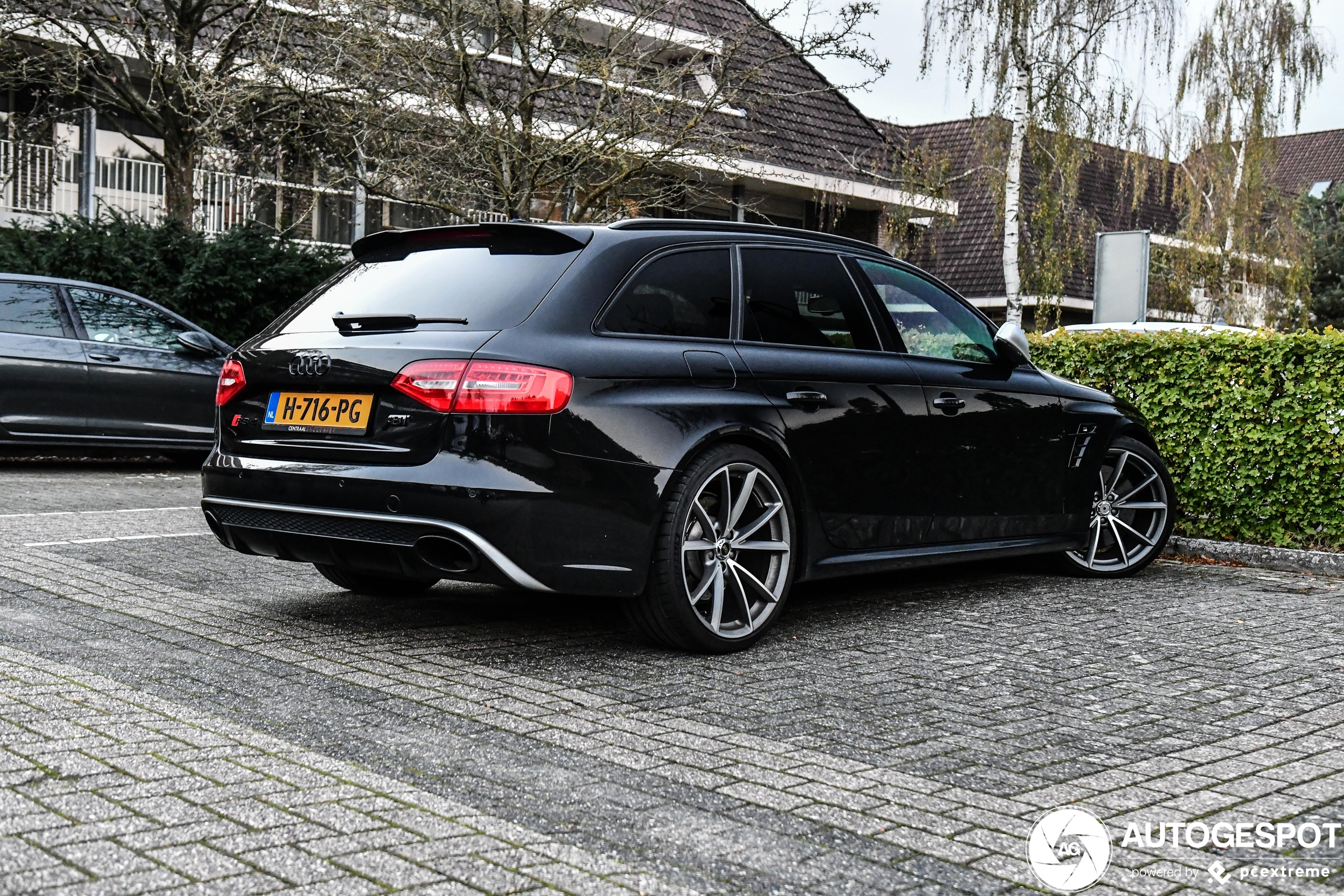 Audi RS4 Avant B8