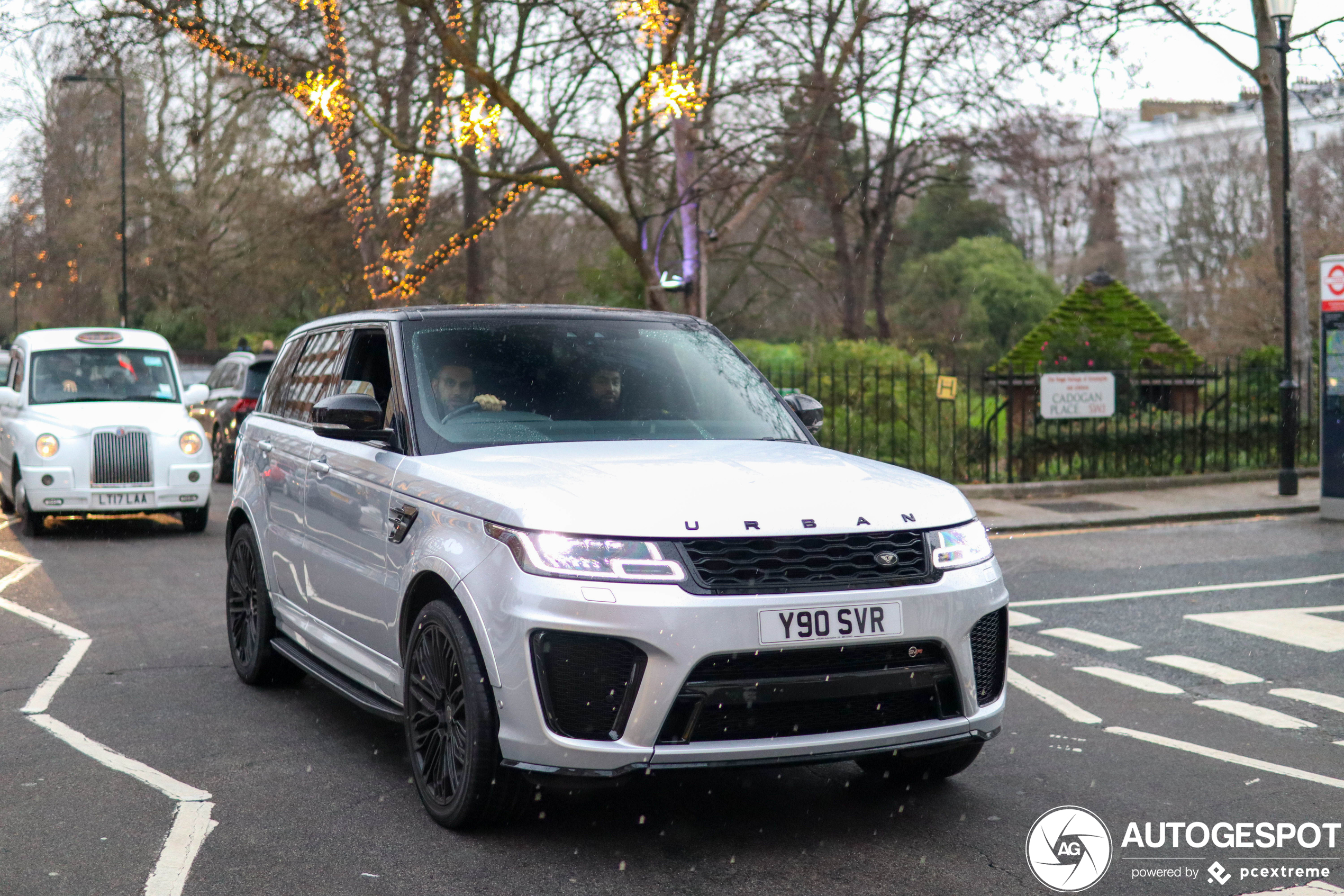 Land Rover Urban Range Rover Sport SVR 2018