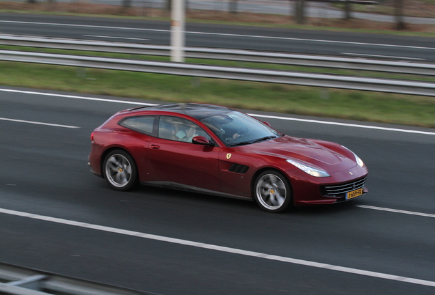 Ferrari GTC4Lusso T