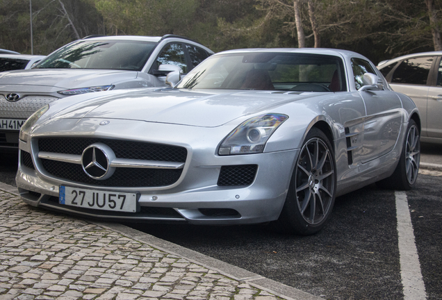 Mercedes-Benz SLS AMG