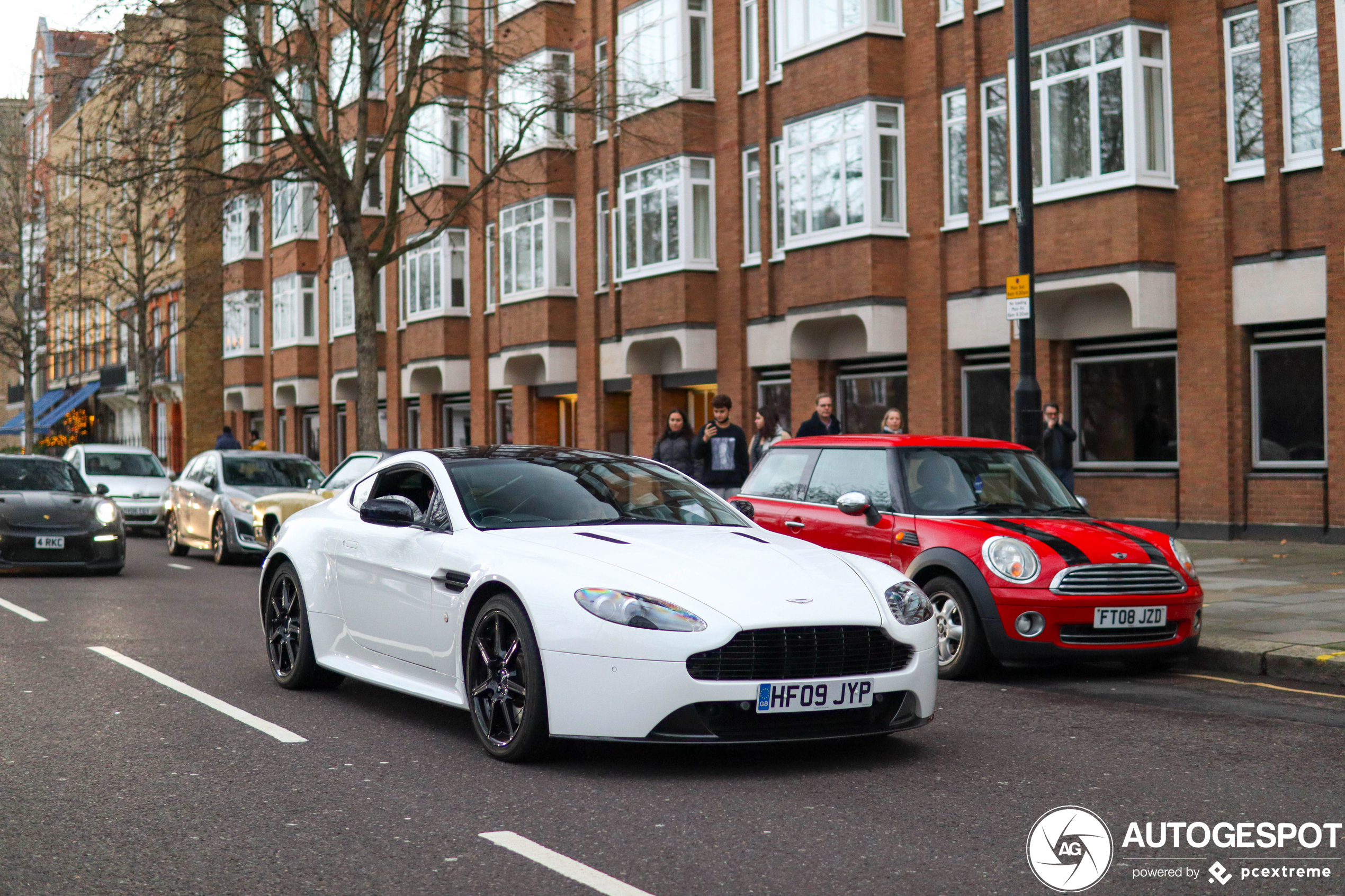 Aston Martin V8 Vantage S