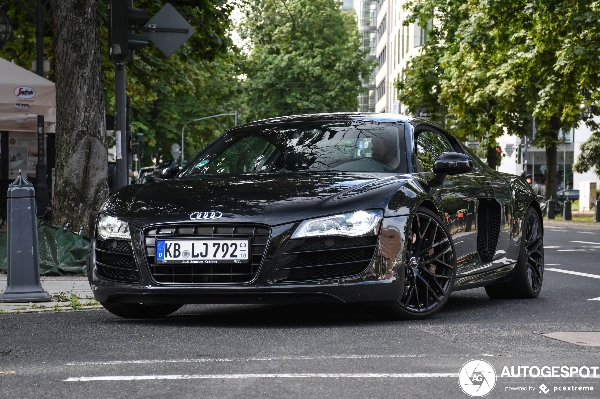 Audi R8 V10