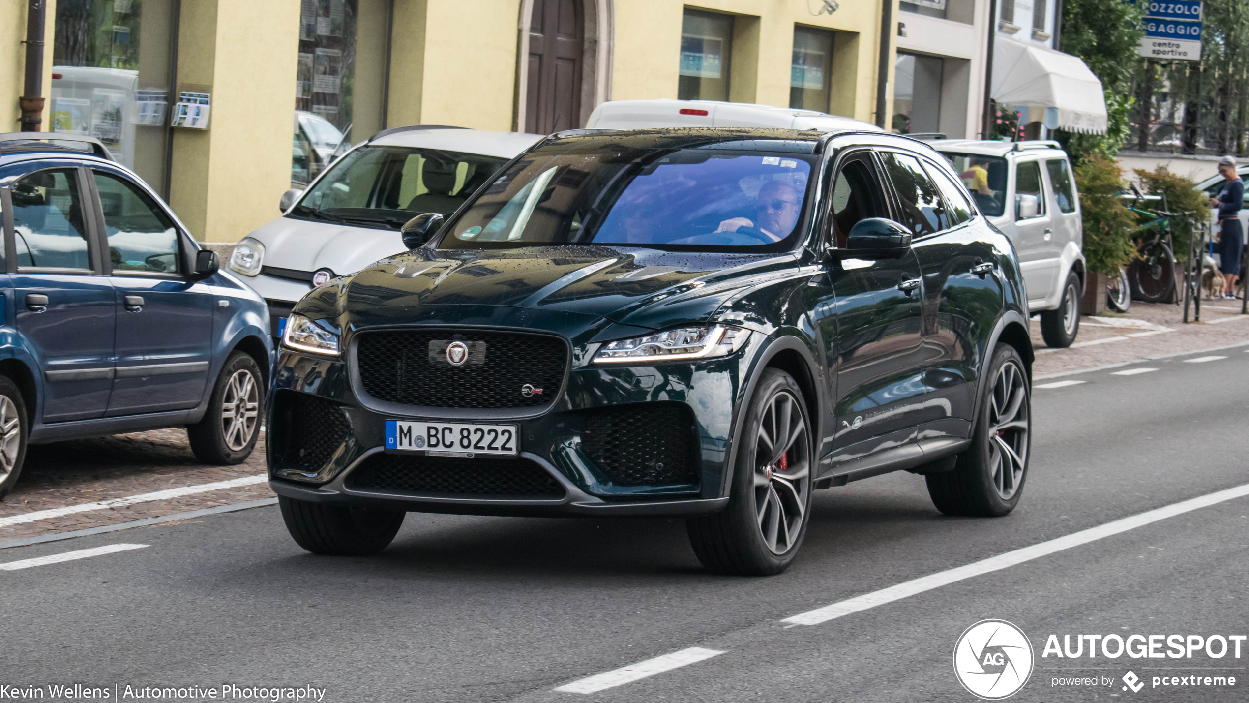 Jaguar F-PACE SVR