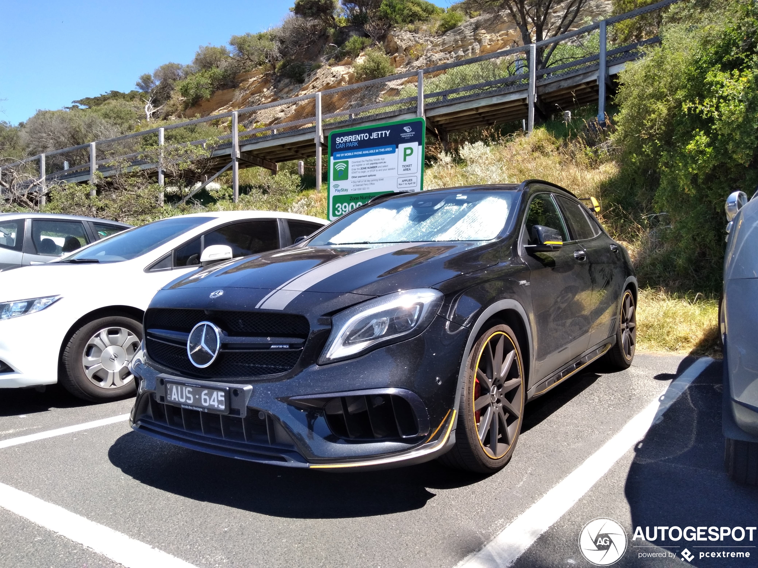 Mercedes-AMG GLA 45 X156 Yellow Night Edition