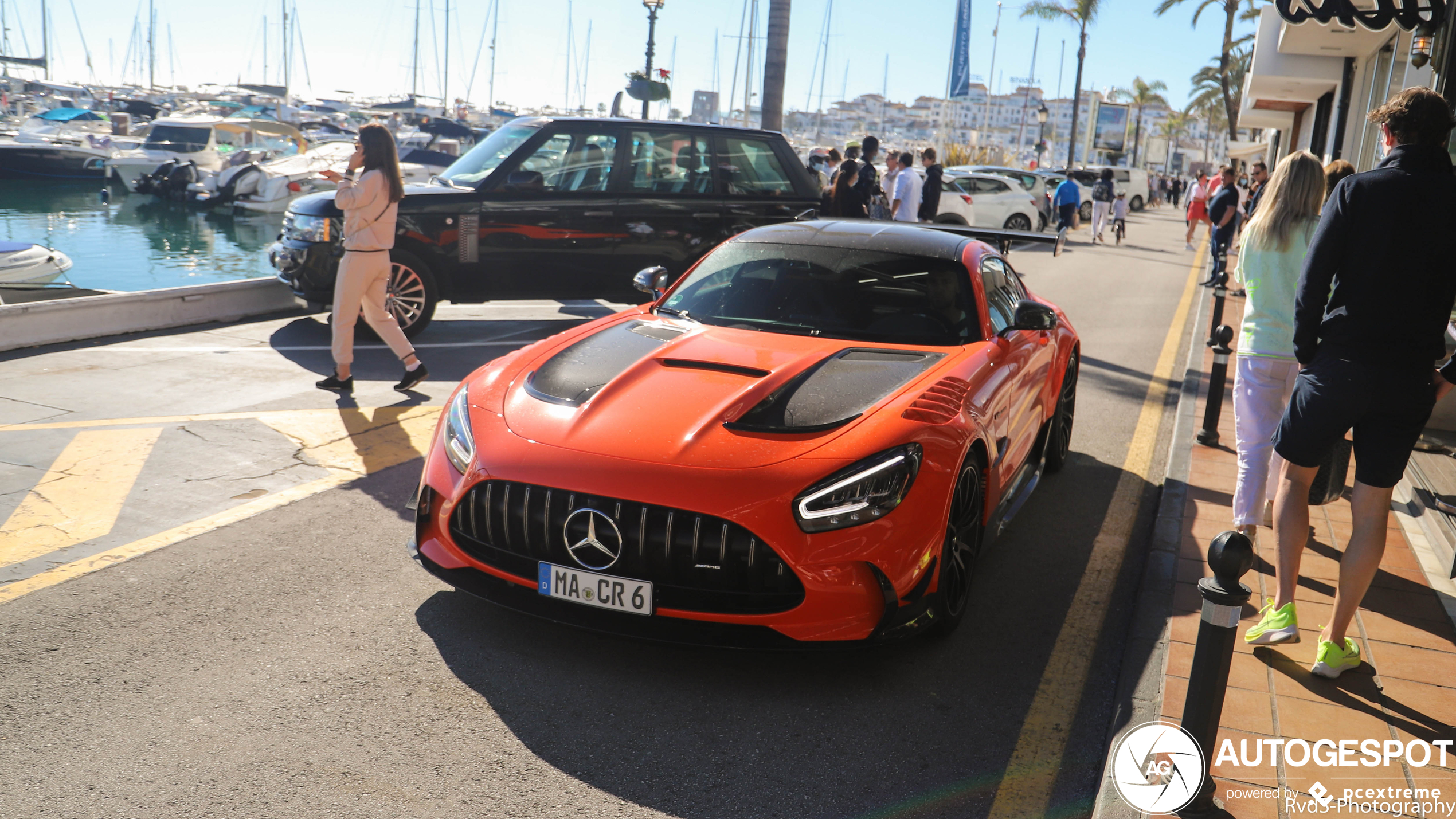Oranje GT Black Series gespot aan de Spaanse kust