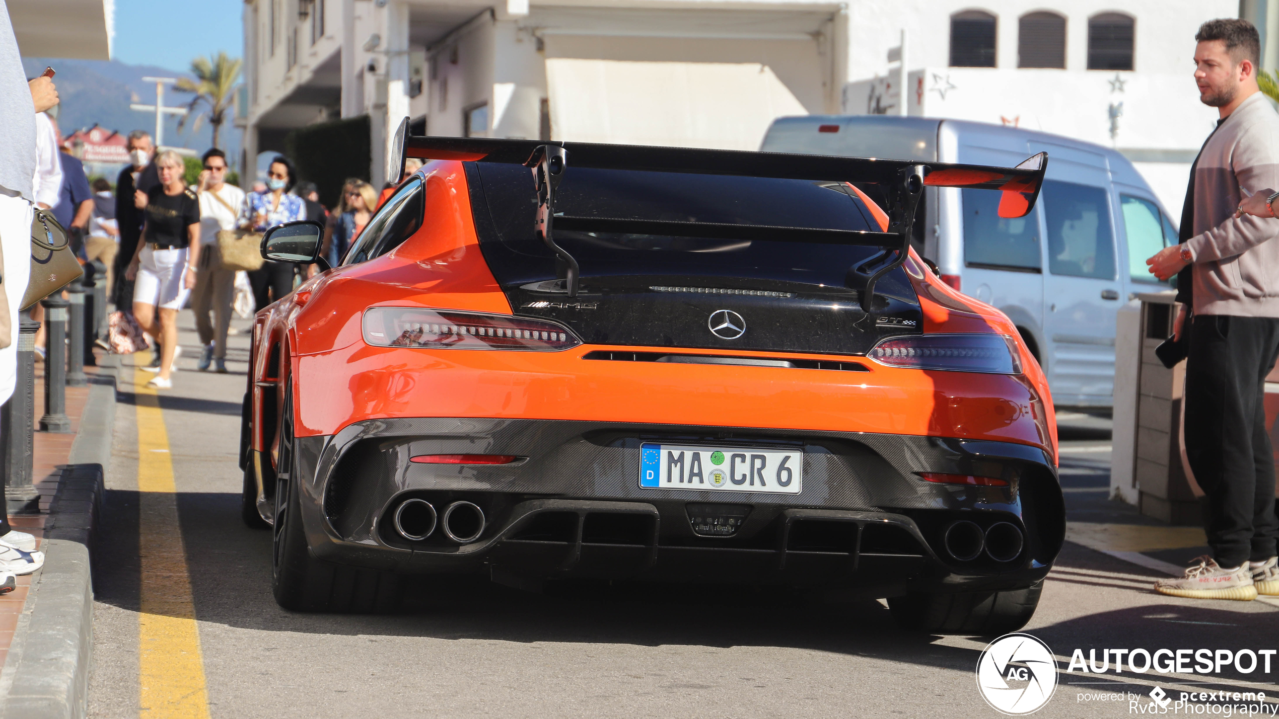 Oranje GT Black Series gespot aan de Spaanse kust