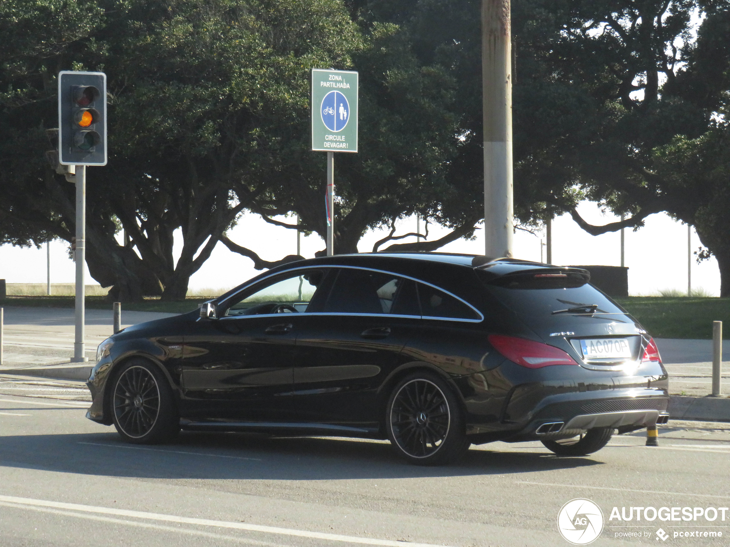 Mercedes-Benz CLA 45 AMG Shooting Brake