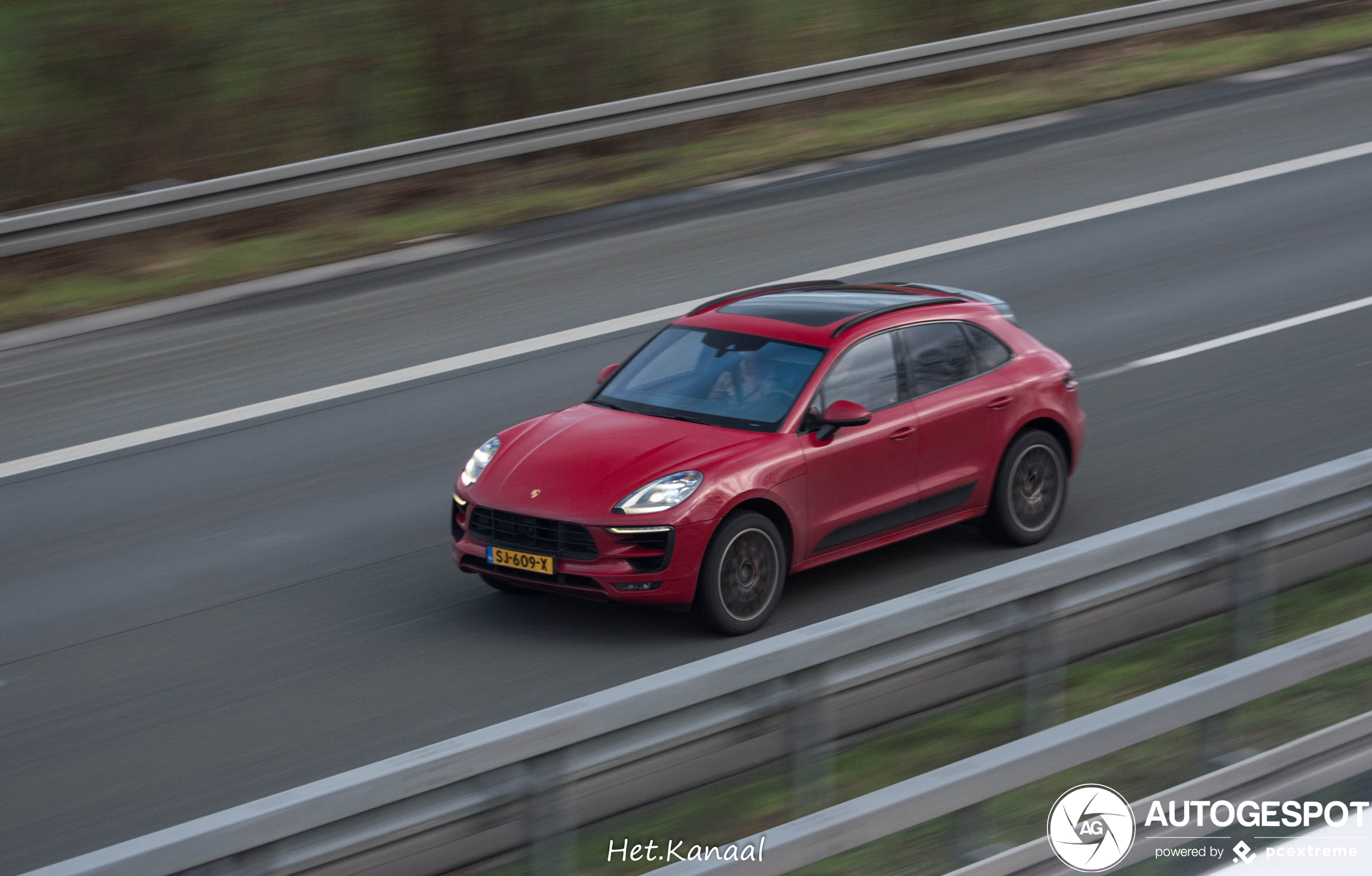 Porsche 95B Macan GTS